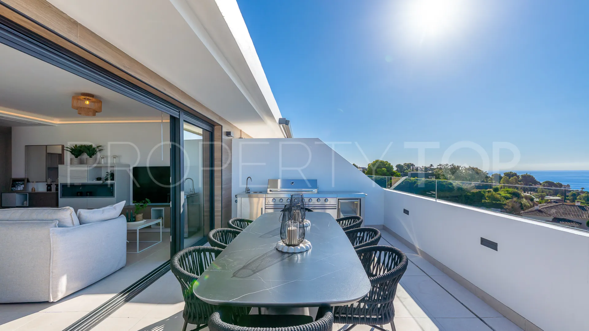 For sale penthouse in El Higueron with 2 bedrooms