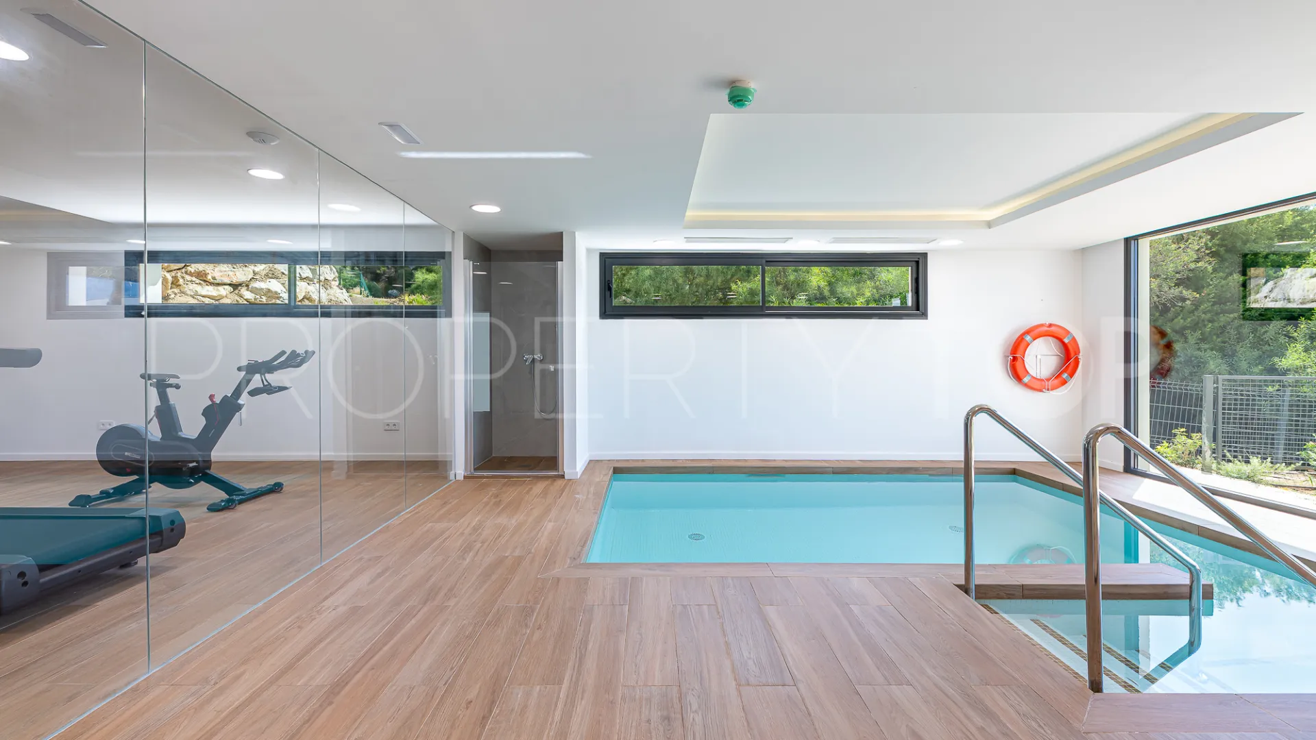 For sale penthouse in El Higueron with 2 bedrooms