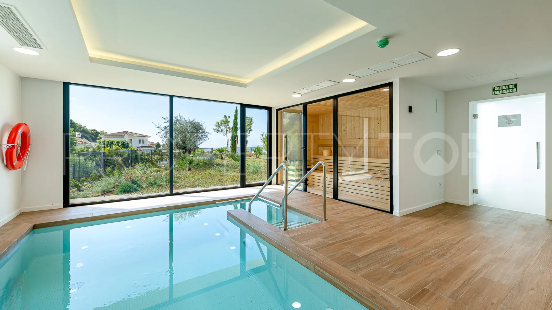 For sale penthouse in El Higueron with 2 bedrooms