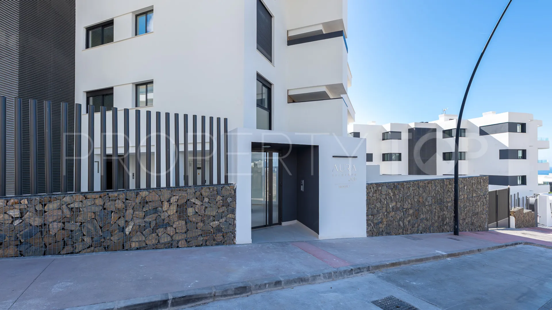 For sale penthouse in El Higueron with 2 bedrooms