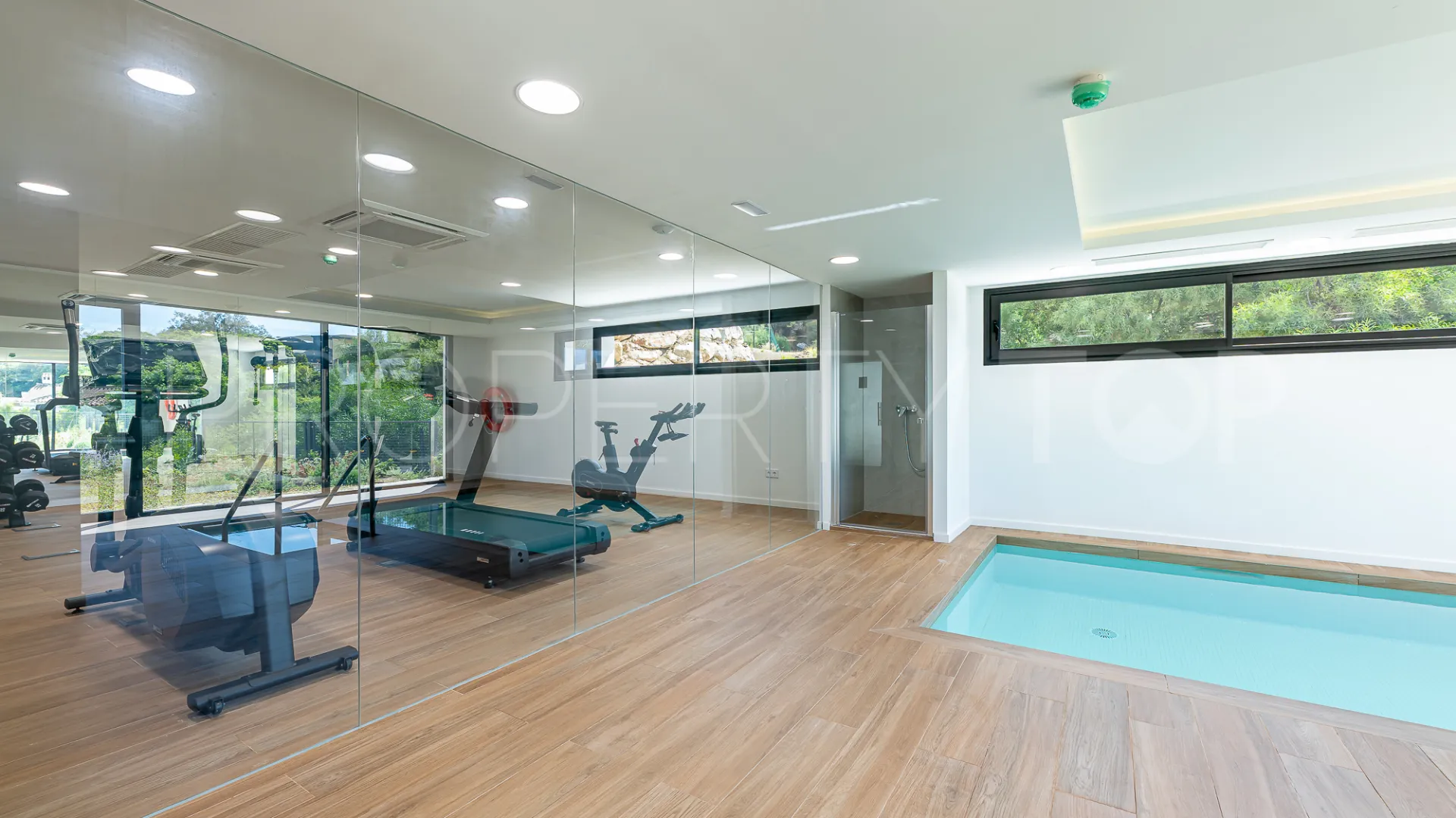 For sale penthouse in El Higueron with 2 bedrooms