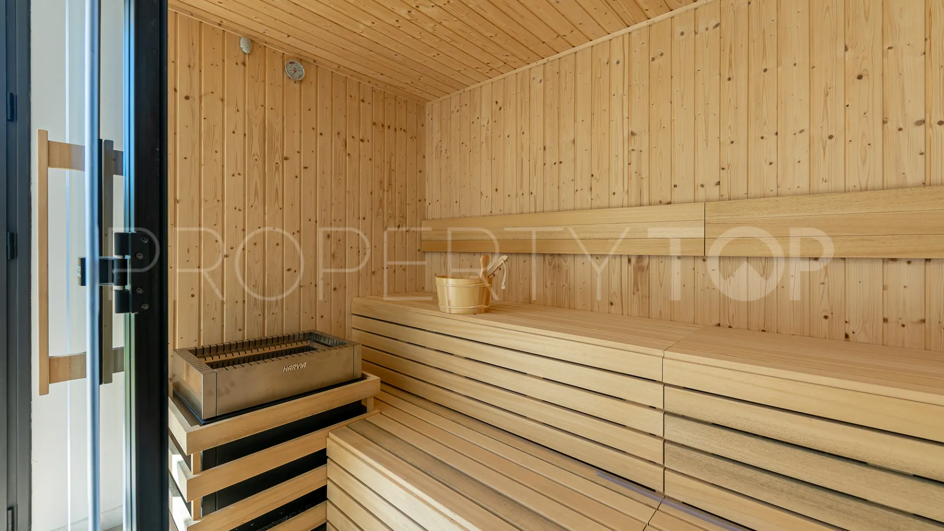 For sale penthouse in El Higueron with 2 bedrooms