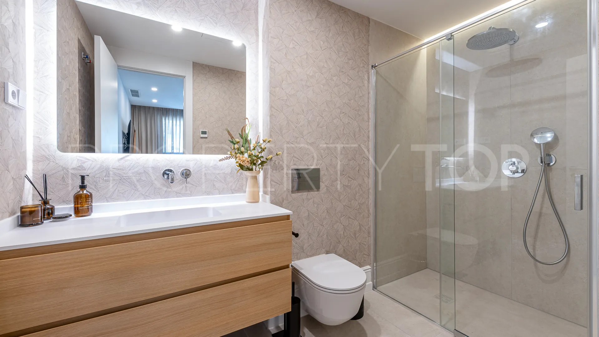 For sale penthouse in El Higueron with 2 bedrooms