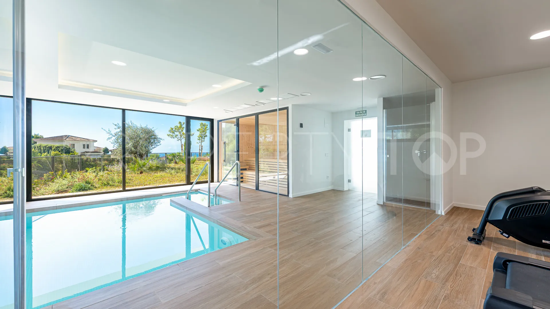 For sale penthouse in El Higueron with 2 bedrooms