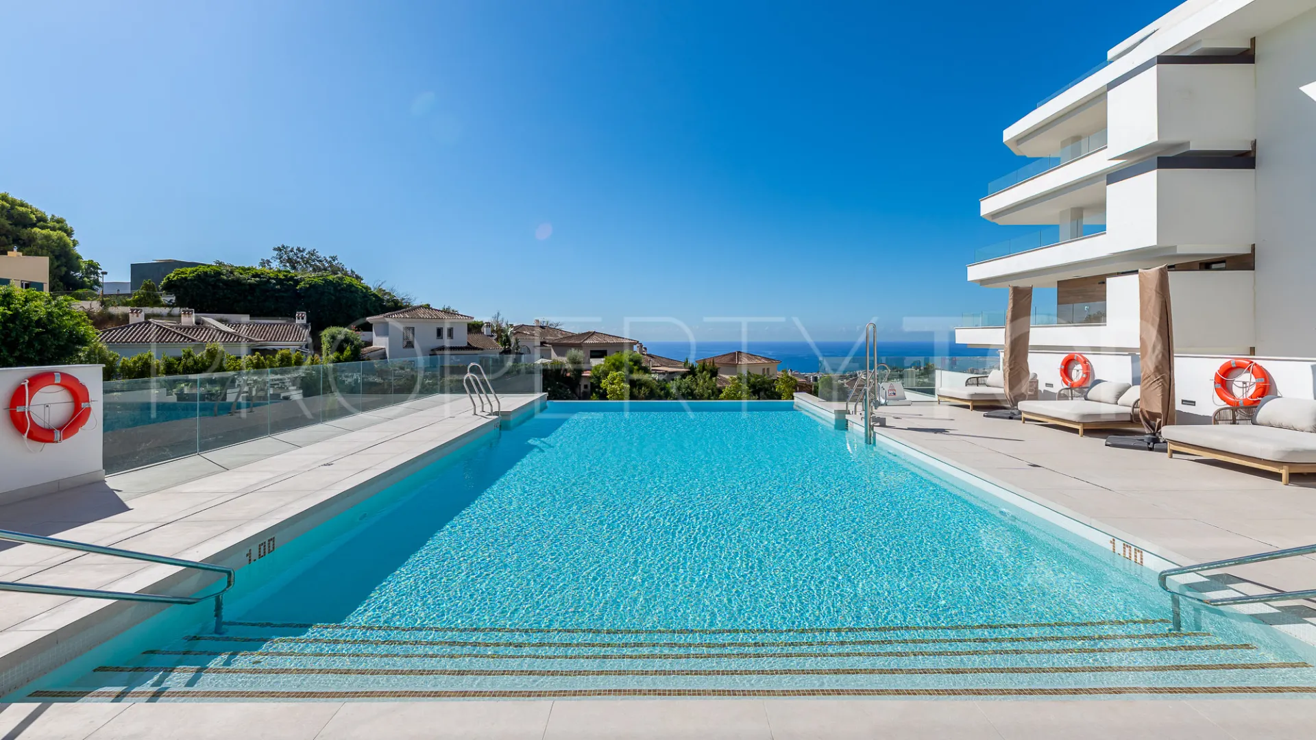 For sale penthouse in El Higueron with 2 bedrooms