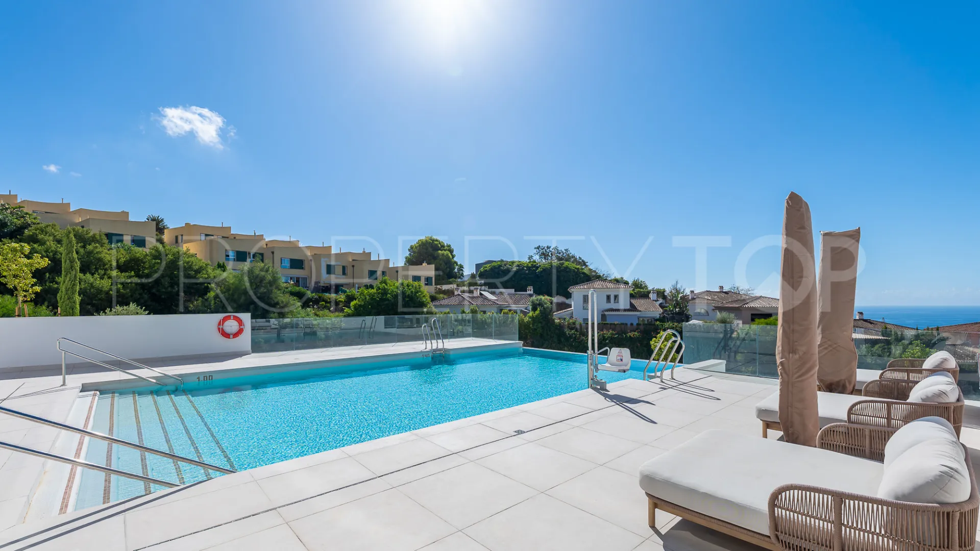 For sale penthouse in El Higueron with 2 bedrooms