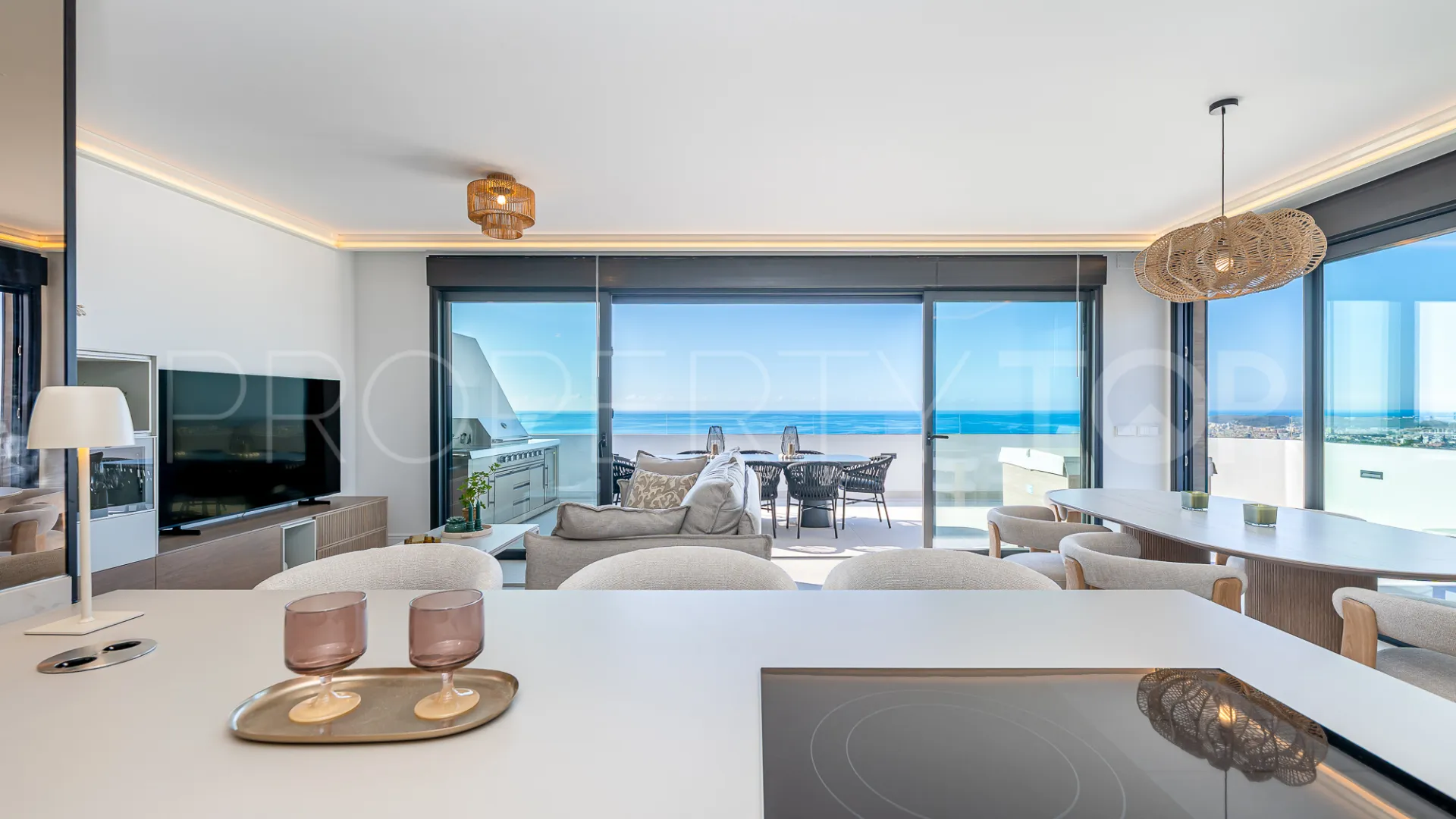 For sale penthouse in El Higueron with 2 bedrooms