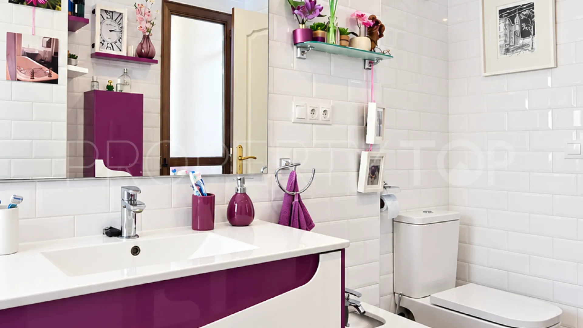 Penthouse for sale in La Carihuela with 4 bedrooms