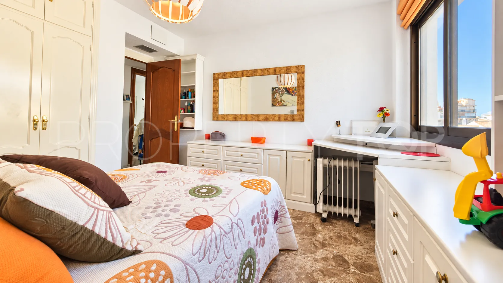 Penthouse for sale in La Carihuela with 4 bedrooms