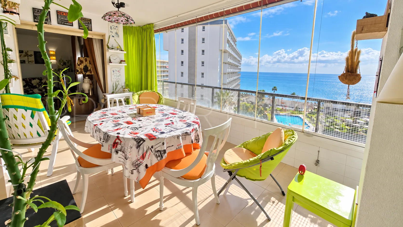 Penthouse for sale in La Carihuela with 4 bedrooms