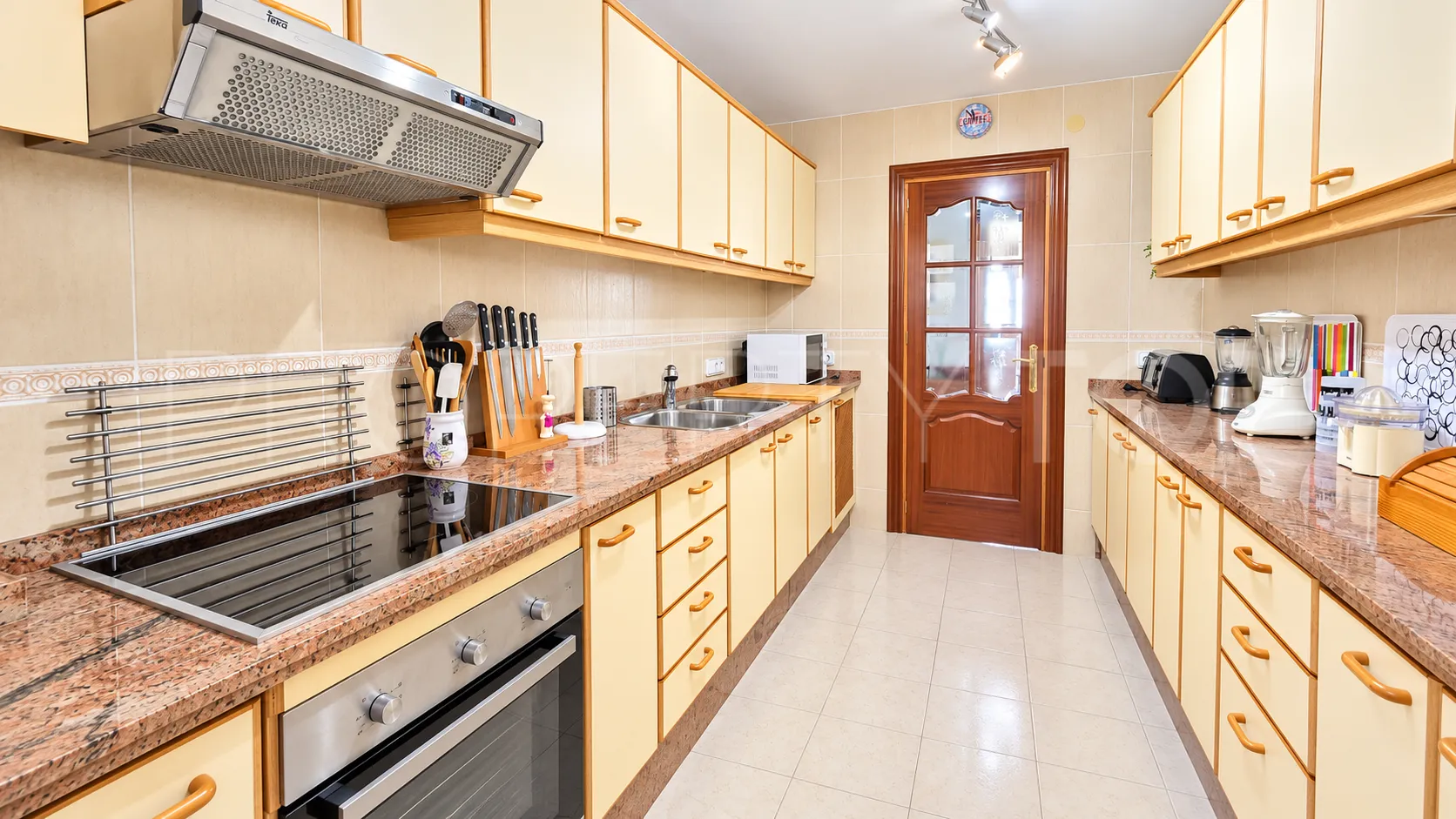 Penthouse for sale in La Carihuela with 4 bedrooms