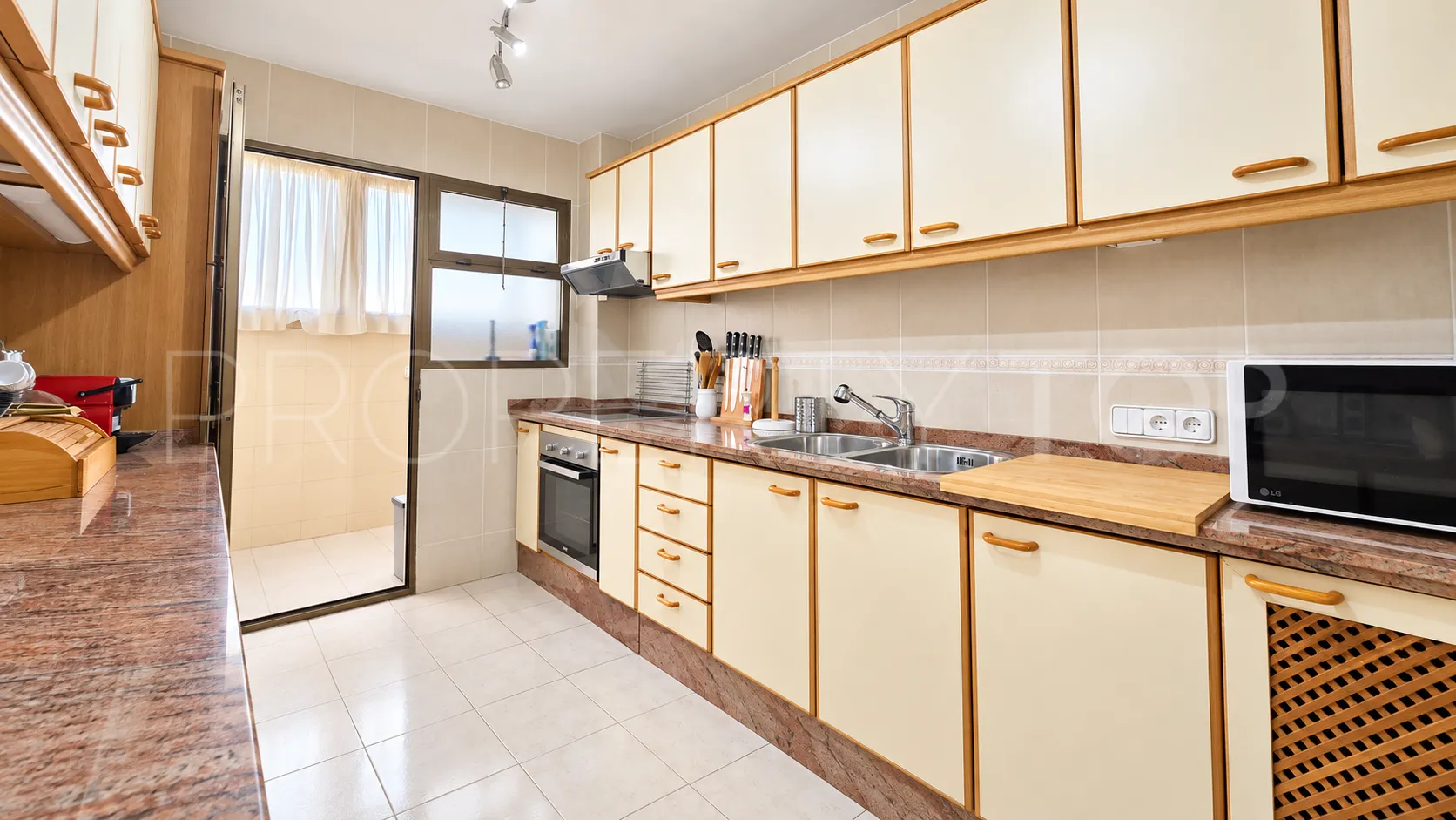 Penthouse for sale in La Carihuela with 4 bedrooms