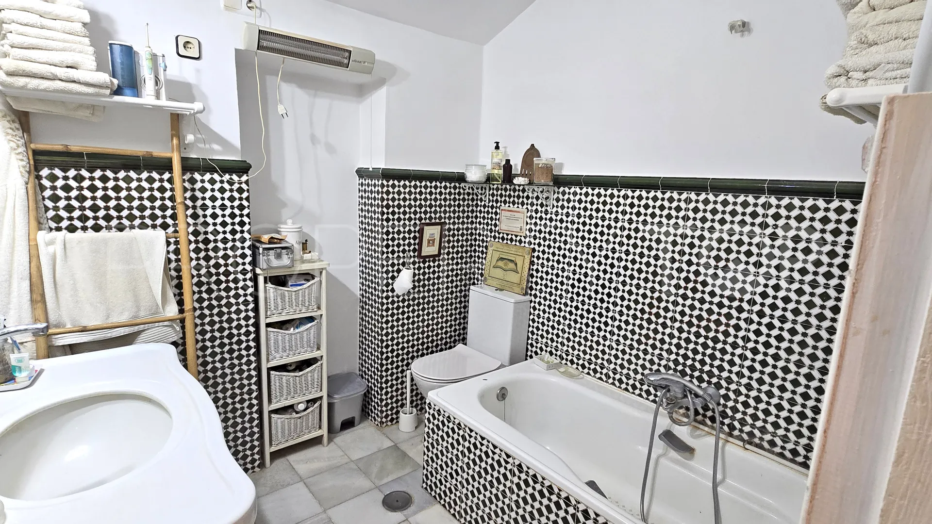 Comprar casa de 6 dormitorios en Montemar