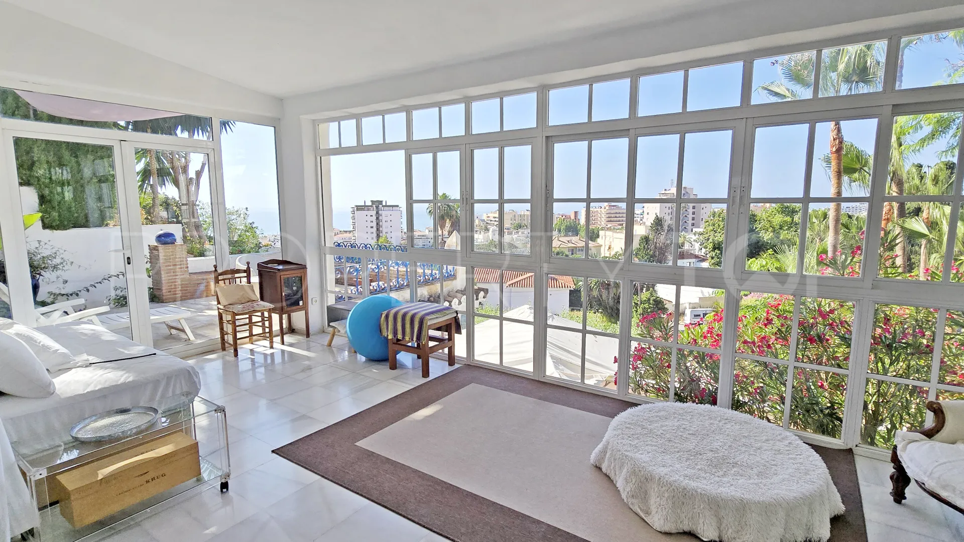 Comprar casa de 6 dormitorios en Montemar