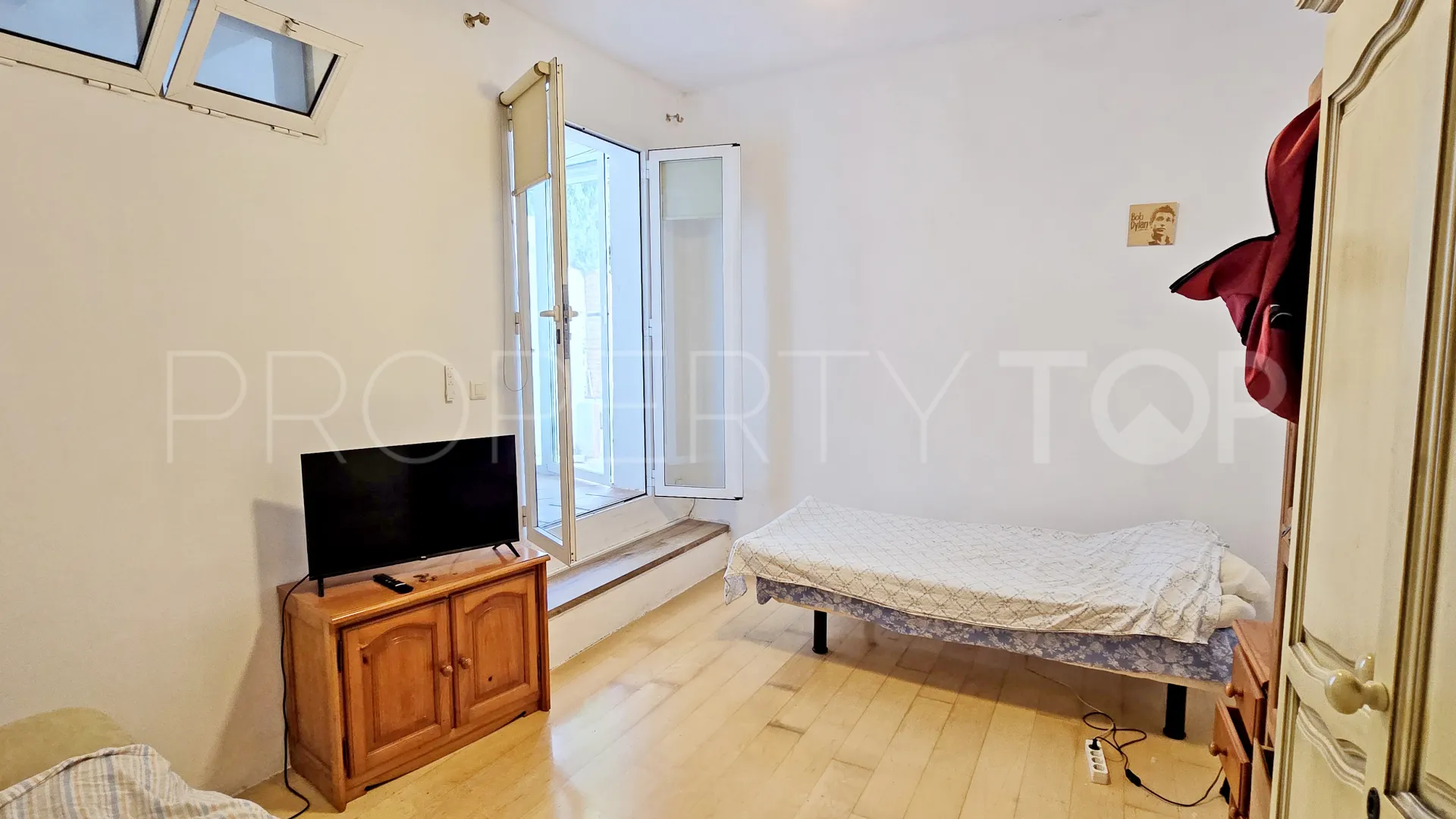 Comprar casa de 6 dormitorios en Montemar