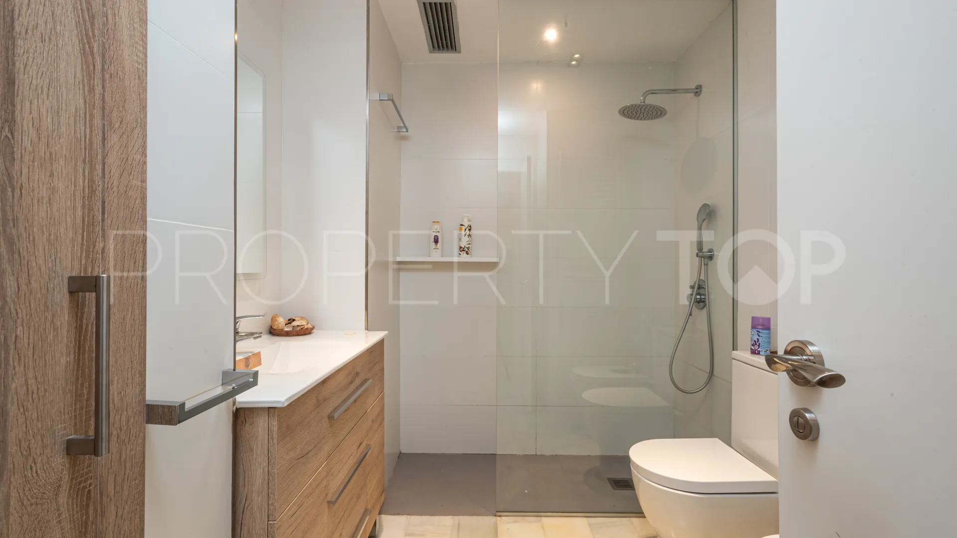 Se vende apartamento en La Carolina de 2 dormitorios