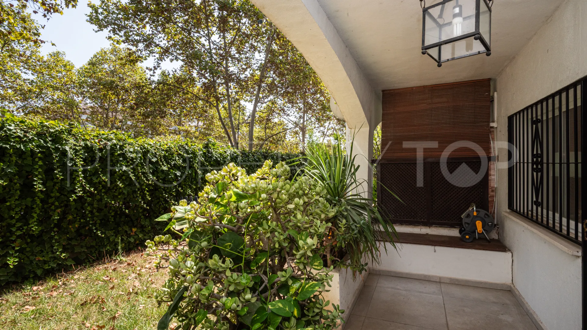 Se vende apartamento en La Carolina de 2 dormitorios