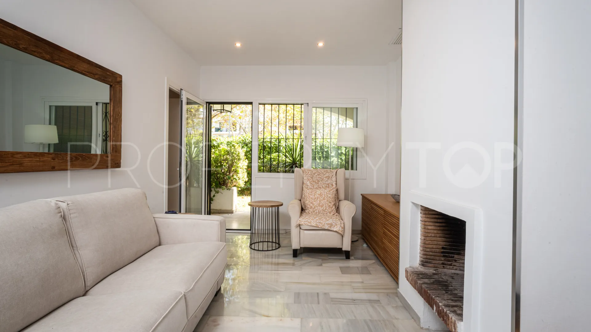Se vende apartamento en La Carolina de 2 dormitorios