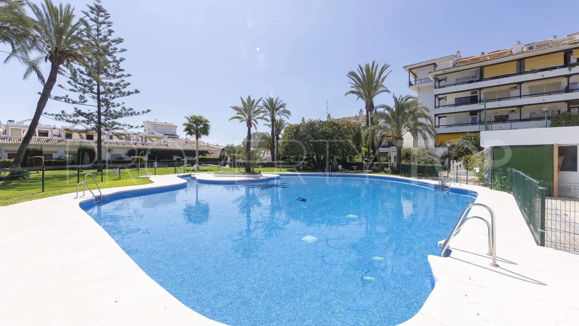 Se vende apartamento en La Carolina de 2 dormitorios