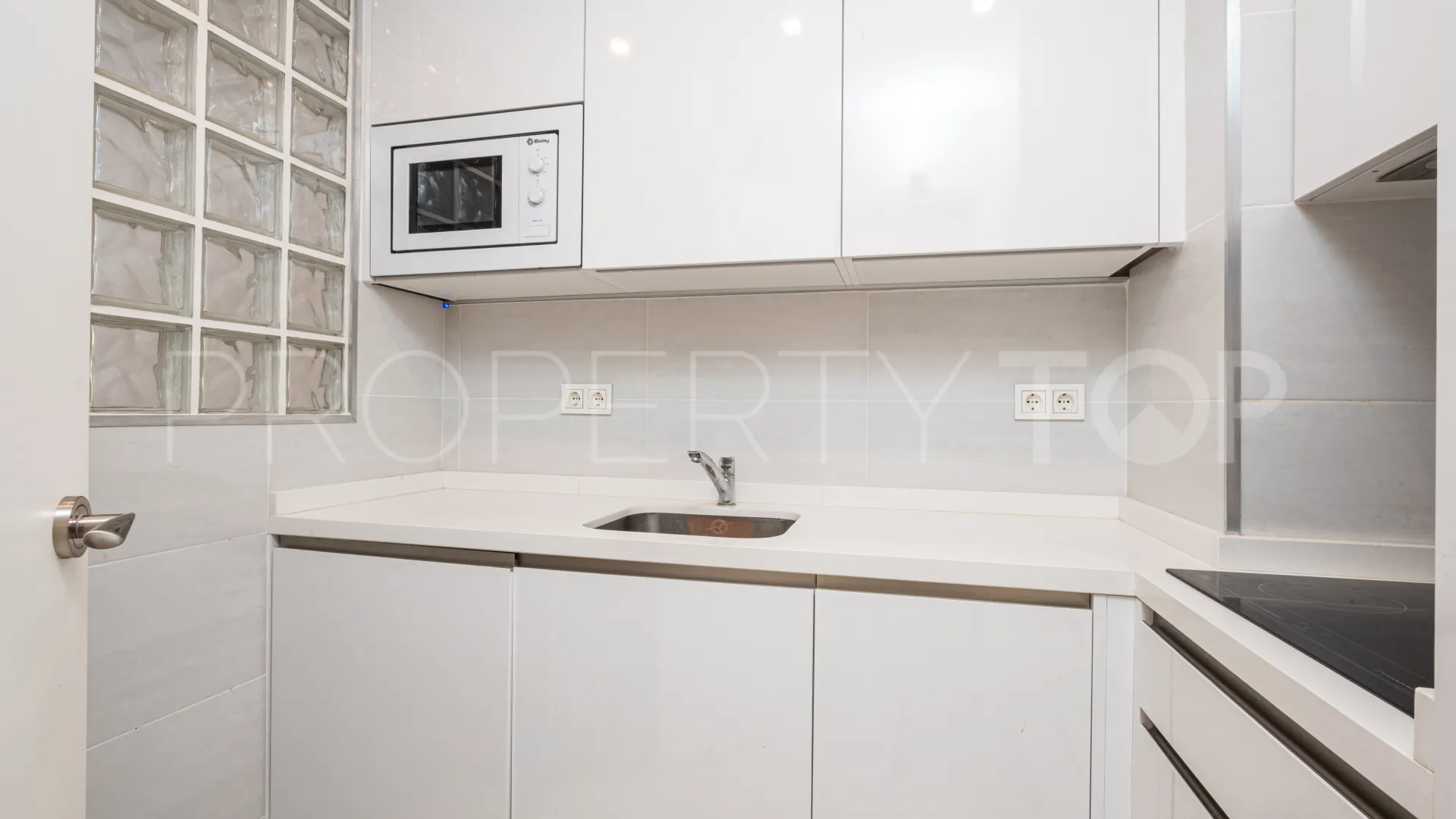 Se vende apartamento en La Carolina de 2 dormitorios