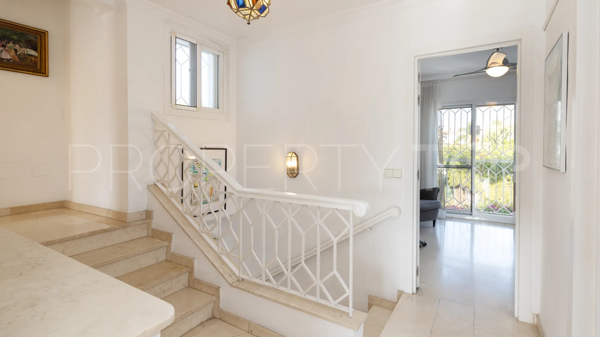 Buy 5 bedrooms chalet in Valdeolletas