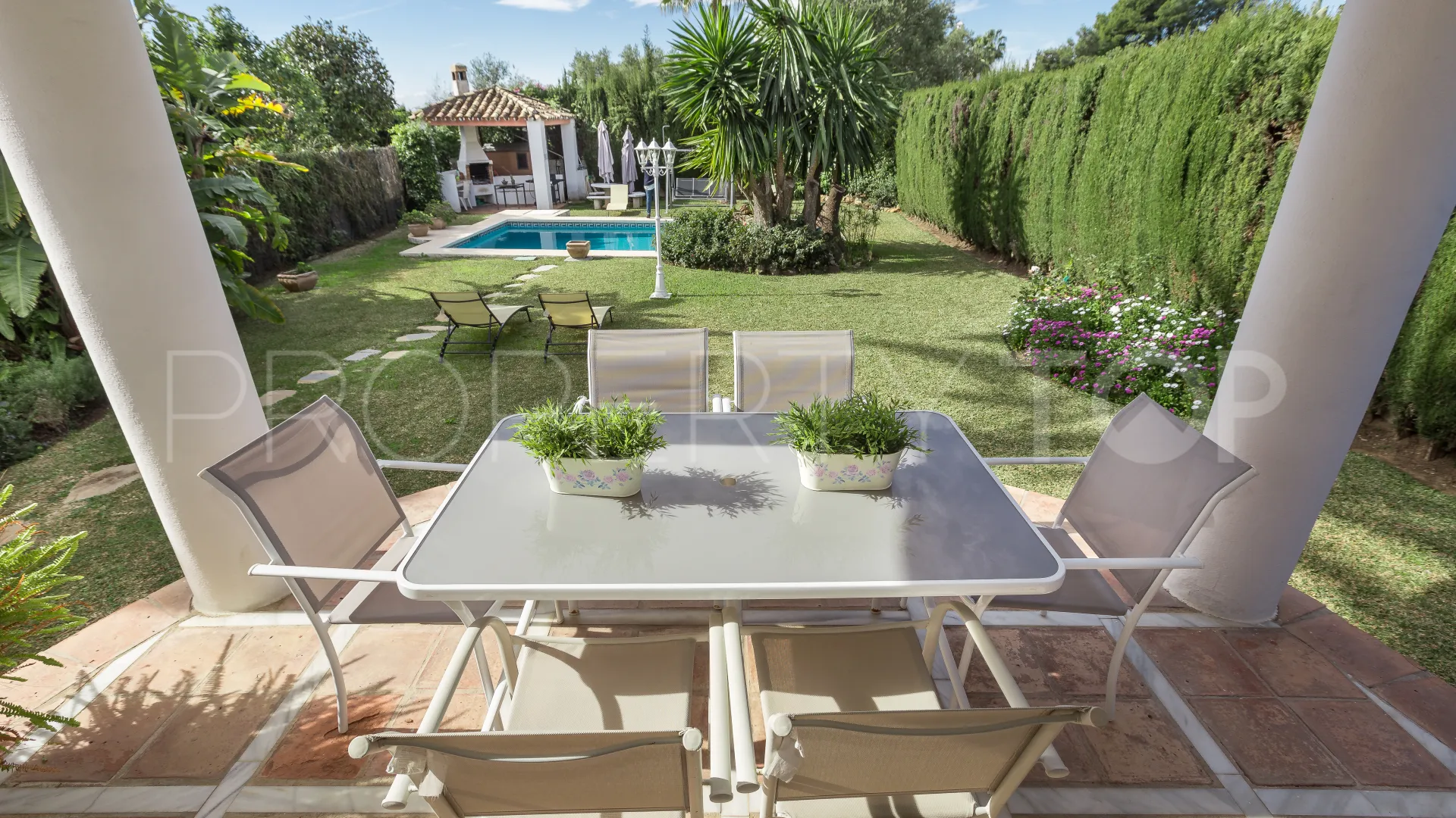 Buy 5 bedrooms chalet in Valdeolletas