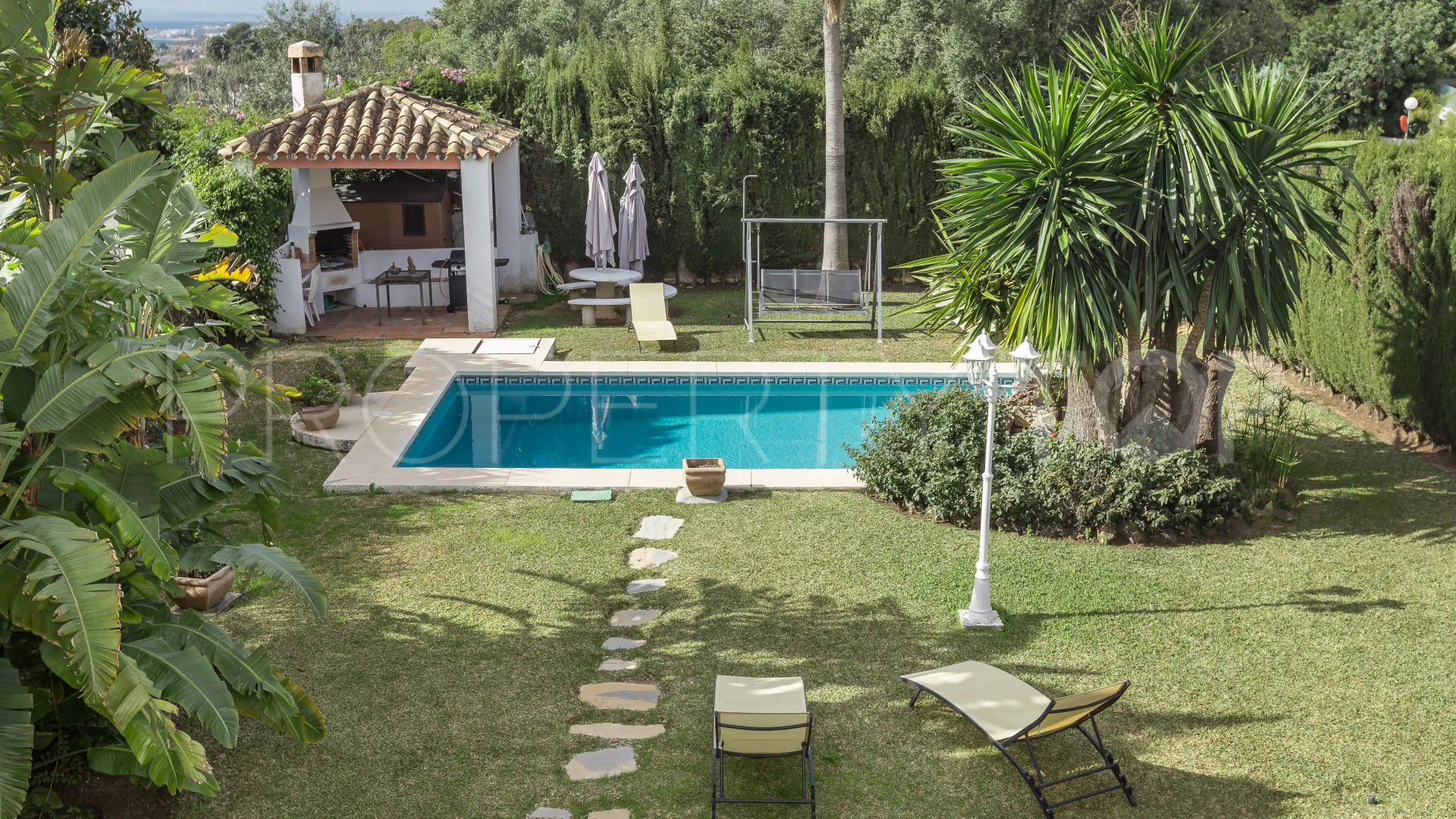 Buy 5 bedrooms chalet in Valdeolletas