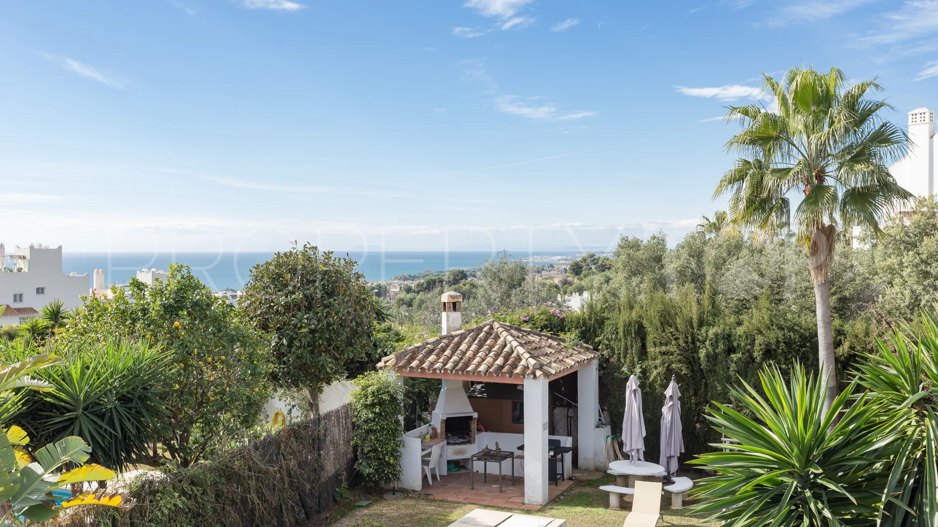Buy 5 bedrooms chalet in Valdeolletas