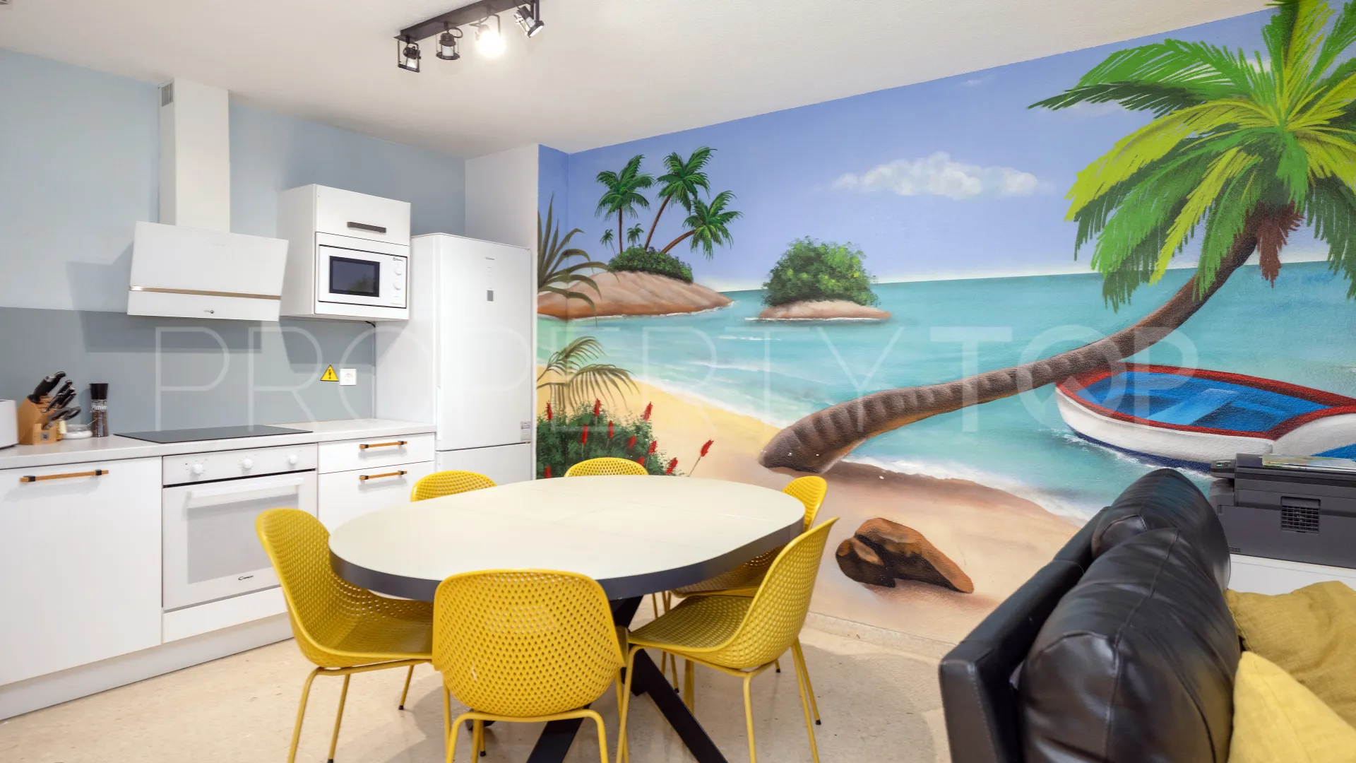 Apartamento con 4 dormitorios en venta en Marbella Centro