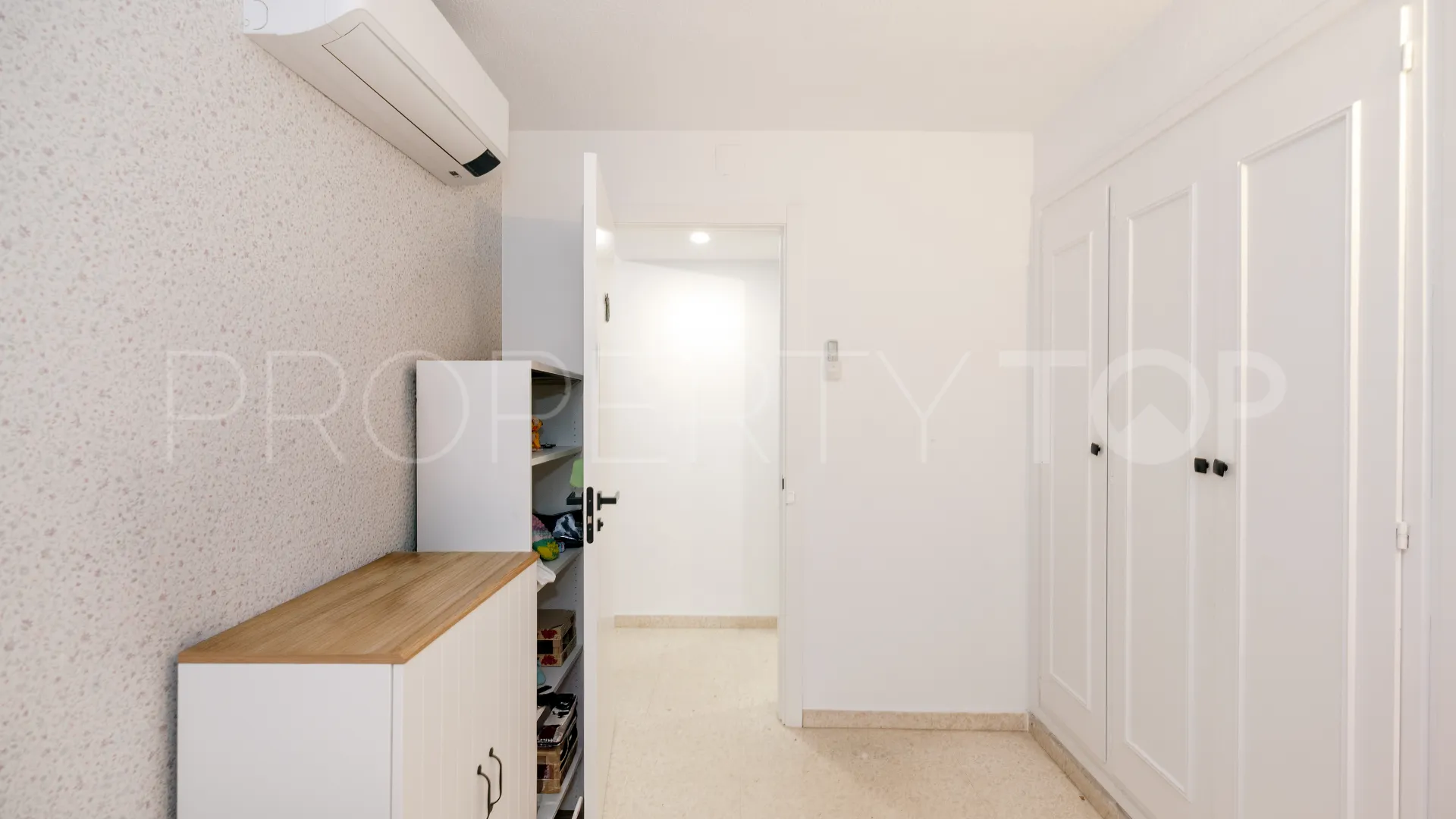 Apartamento con 4 dormitorios en venta en Marbella Centro
