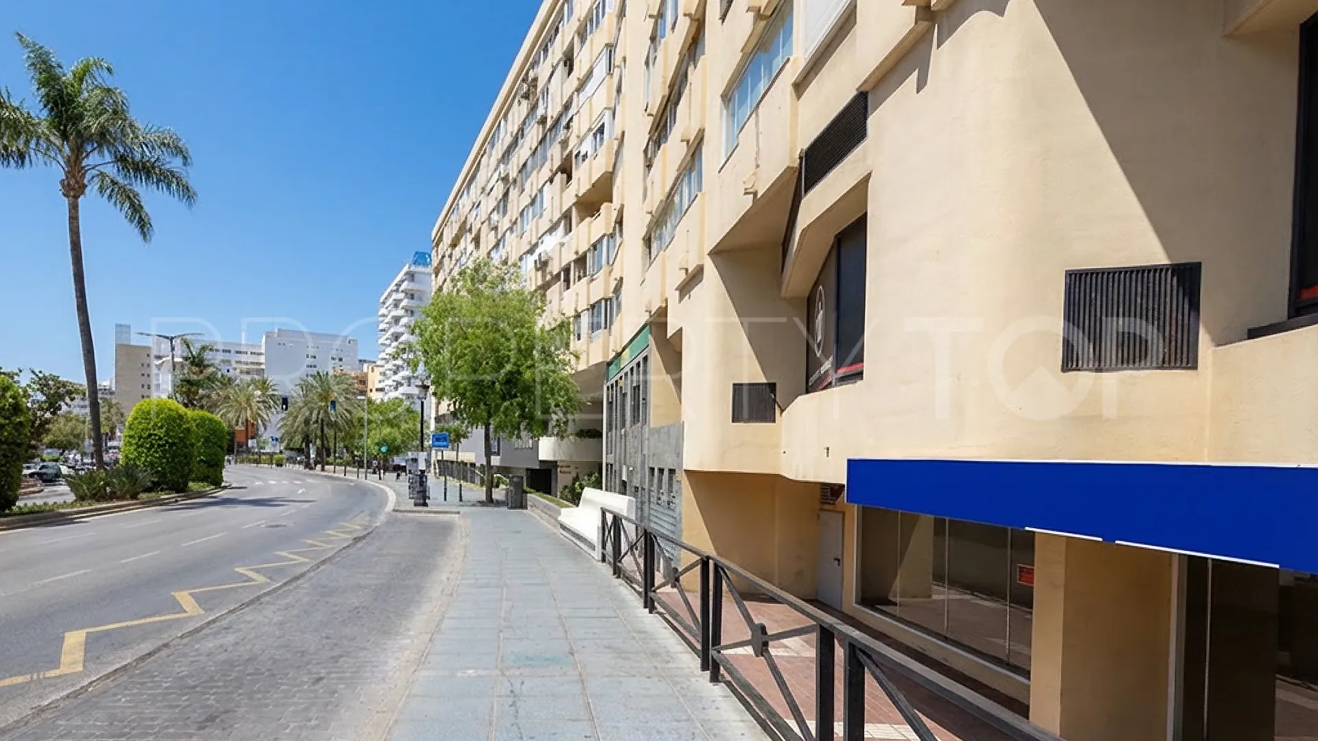 Apartamento con 4 dormitorios en venta en Marbella Centro