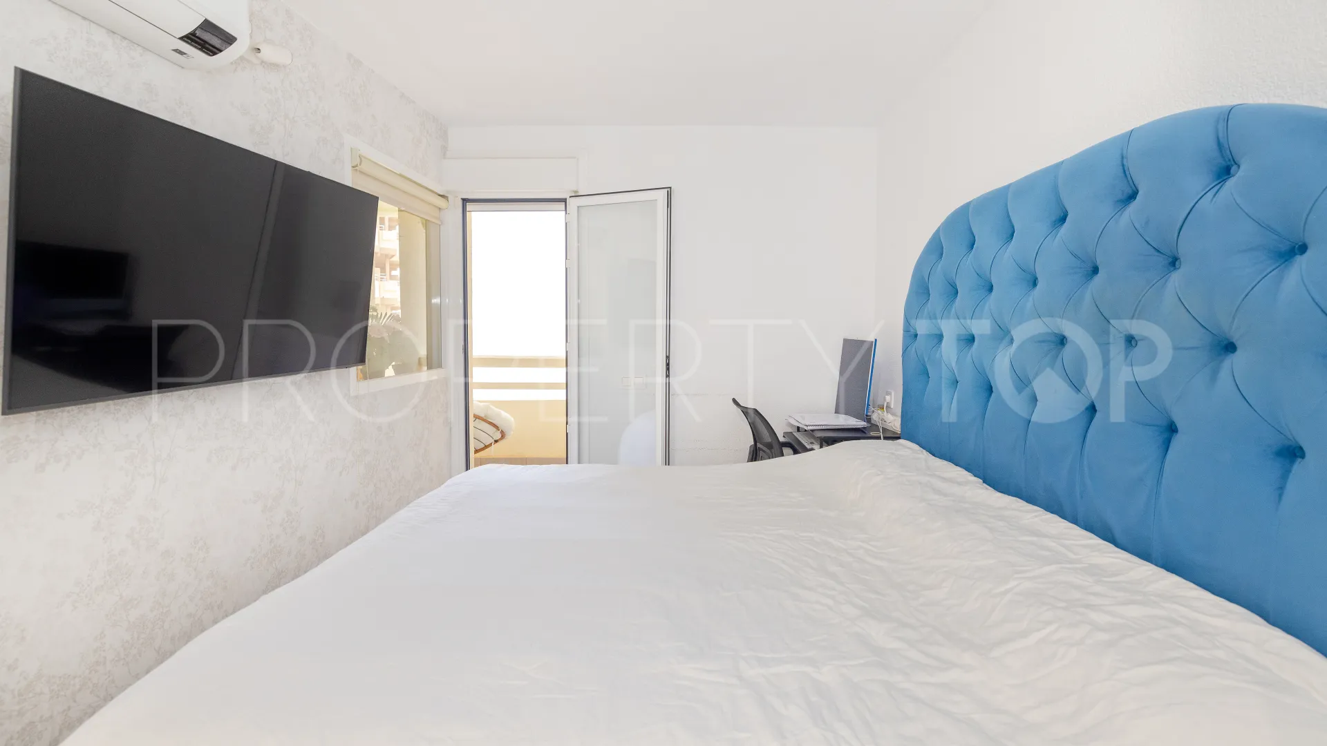 Apartamento con 4 dormitorios en venta en Marbella Centro