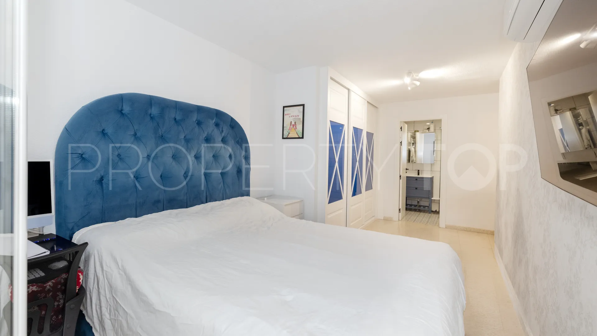 Apartamento con 4 dormitorios en venta en Marbella Centro