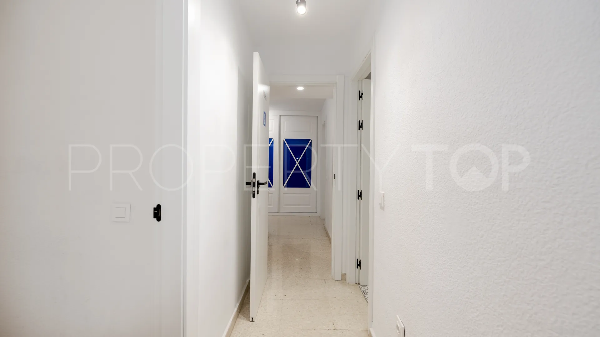 Apartamento con 4 dormitorios en venta en Marbella Centro