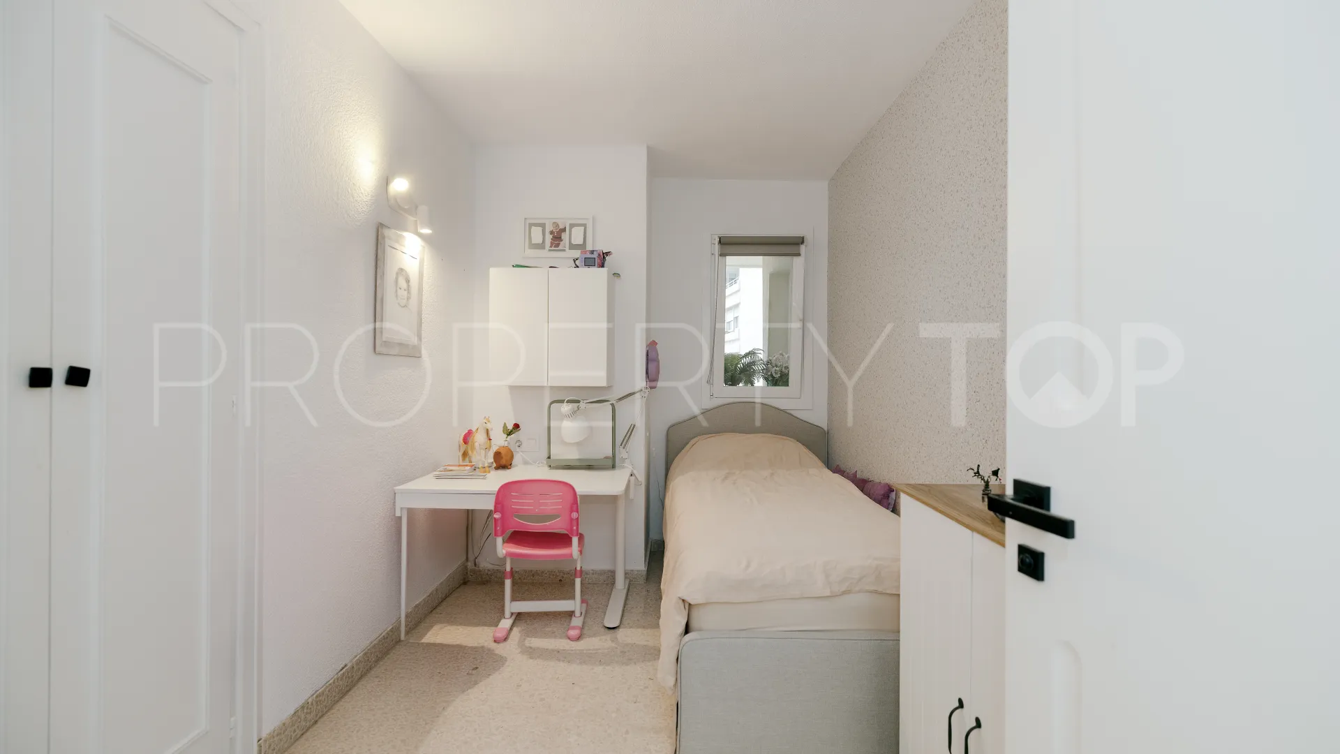 Apartamento con 4 dormitorios en venta en Marbella Centro