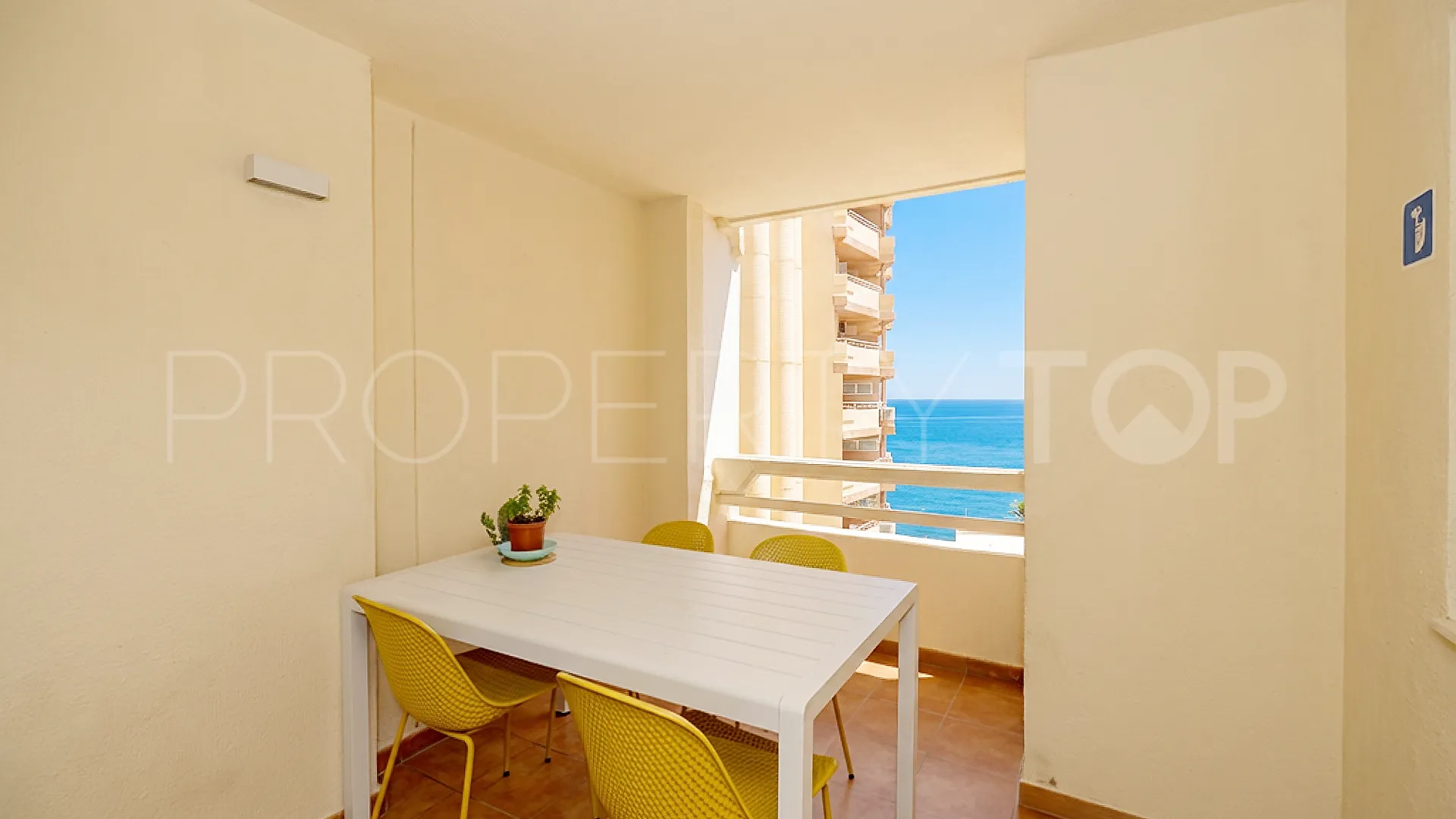 Apartamento con 4 dormitorios en venta en Marbella Centro