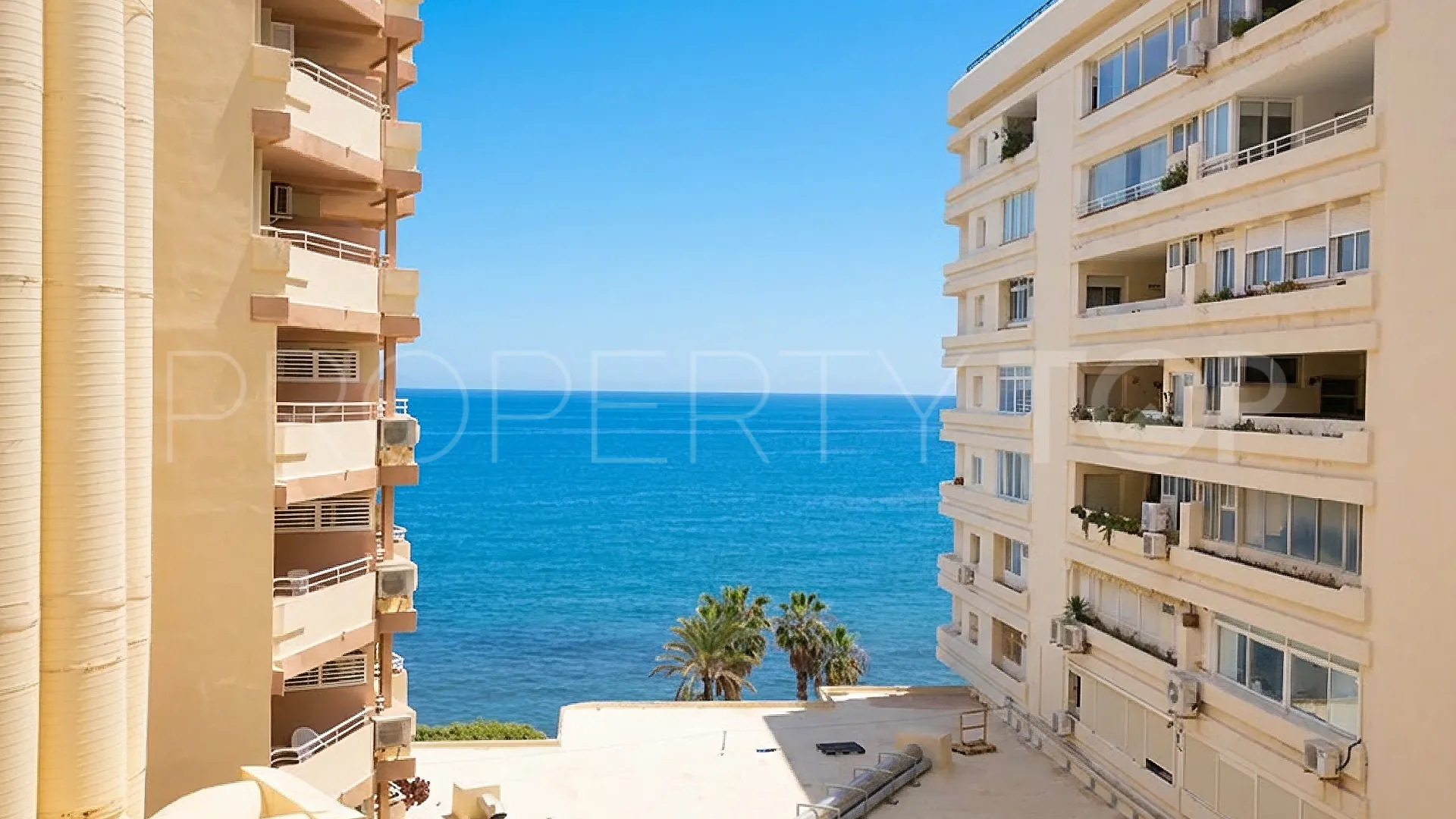 Apartamento con 4 dormitorios en venta en Marbella Centro