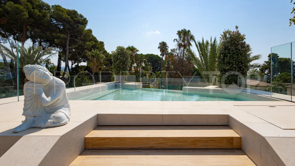 Se vende villa en Los Monteros