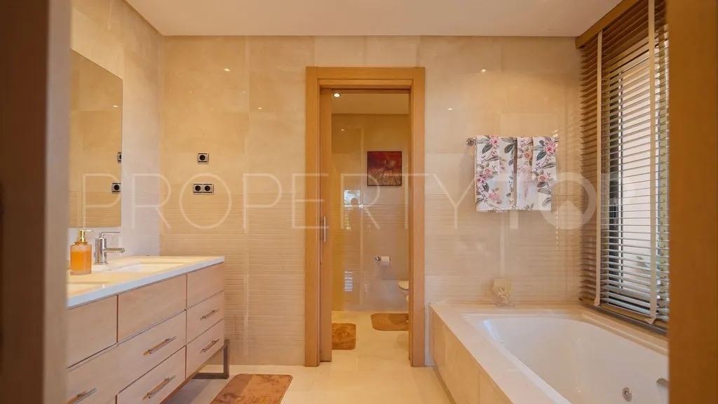 Apartamento a la venta con 3 dormitorios en Mansion Club