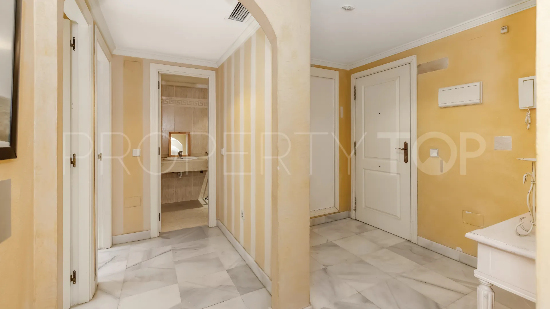 Buy Los Pinos de Nagüeles 3 bedrooms apartment