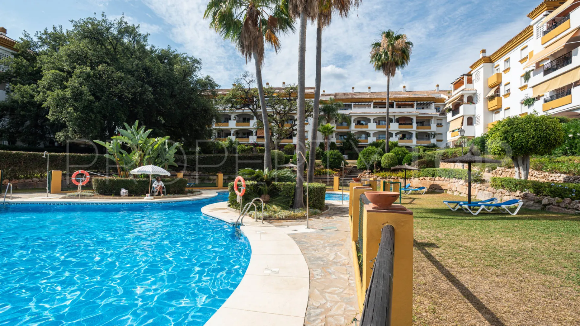 Buy Los Pinos de Nagüeles 3 bedrooms apartment