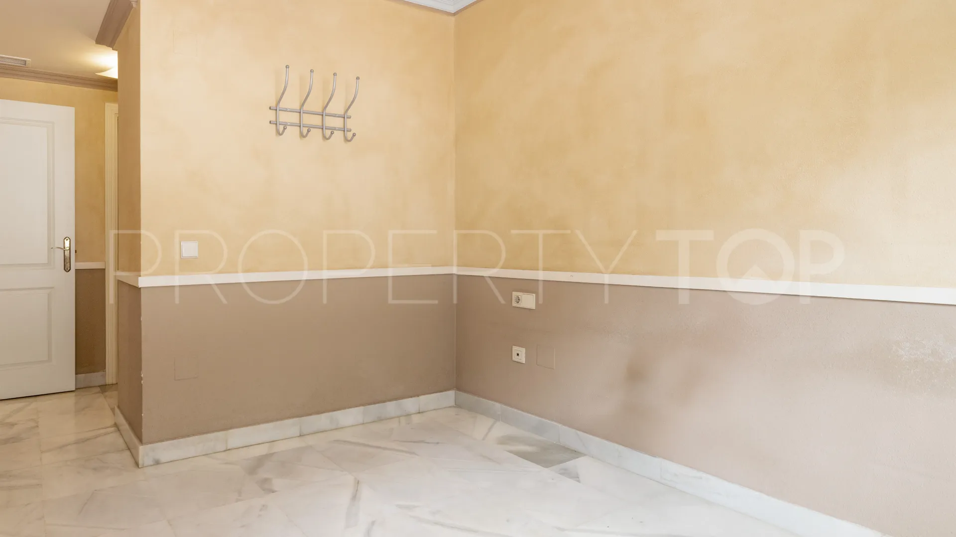 Buy Los Pinos de Nagüeles 3 bedrooms apartment