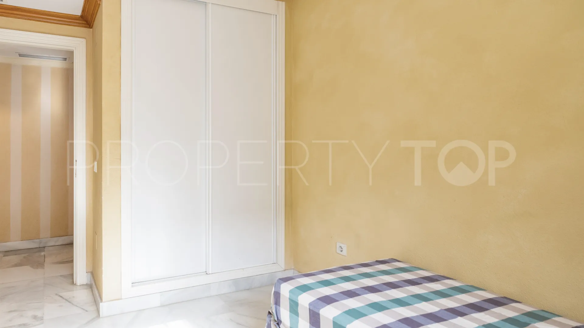 Buy Los Pinos de Nagüeles 3 bedrooms apartment