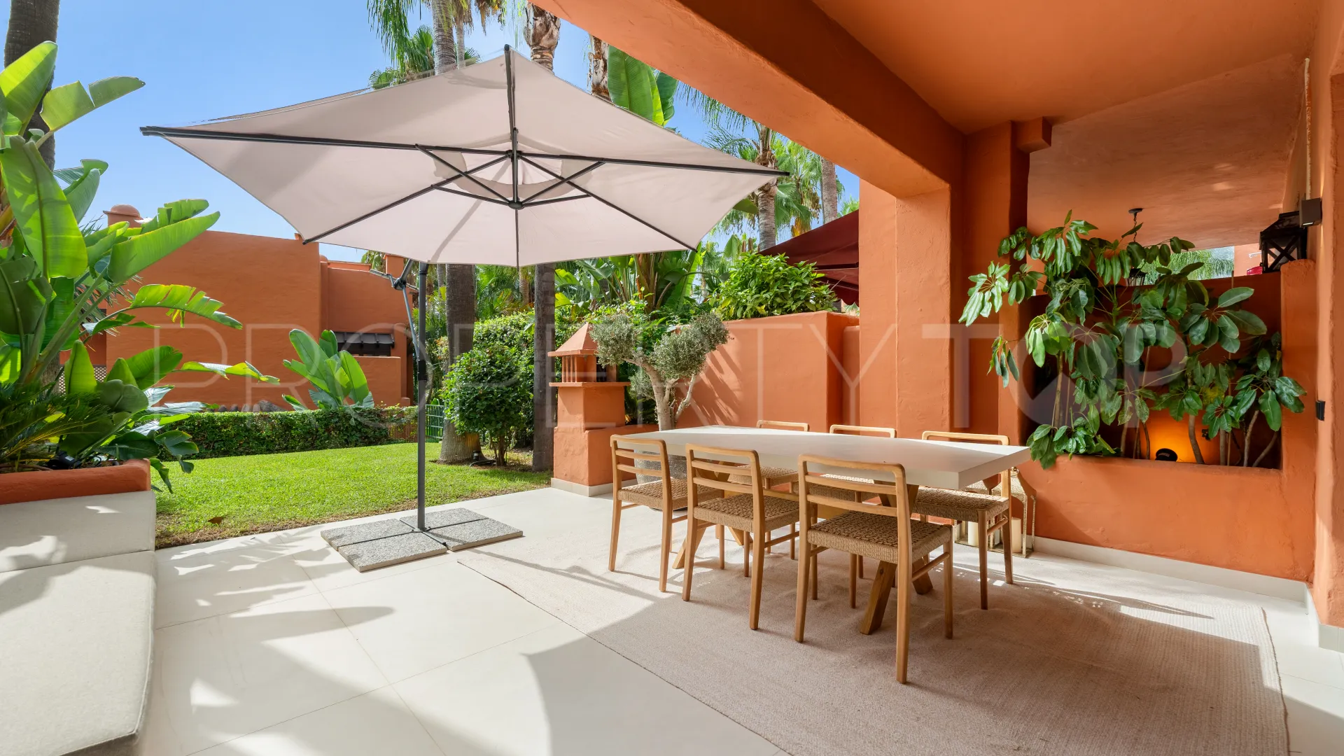 Se vende adosado de 4 dormitorios en Marbella Club