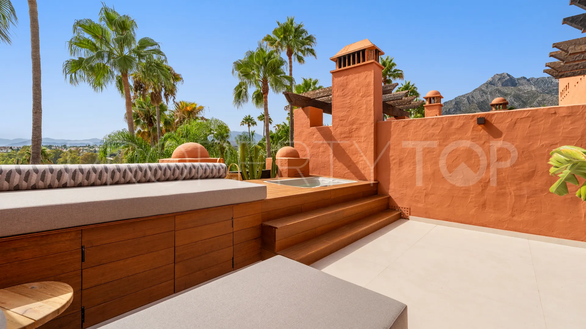 Se vende adosado de 4 dormitorios en Marbella Club