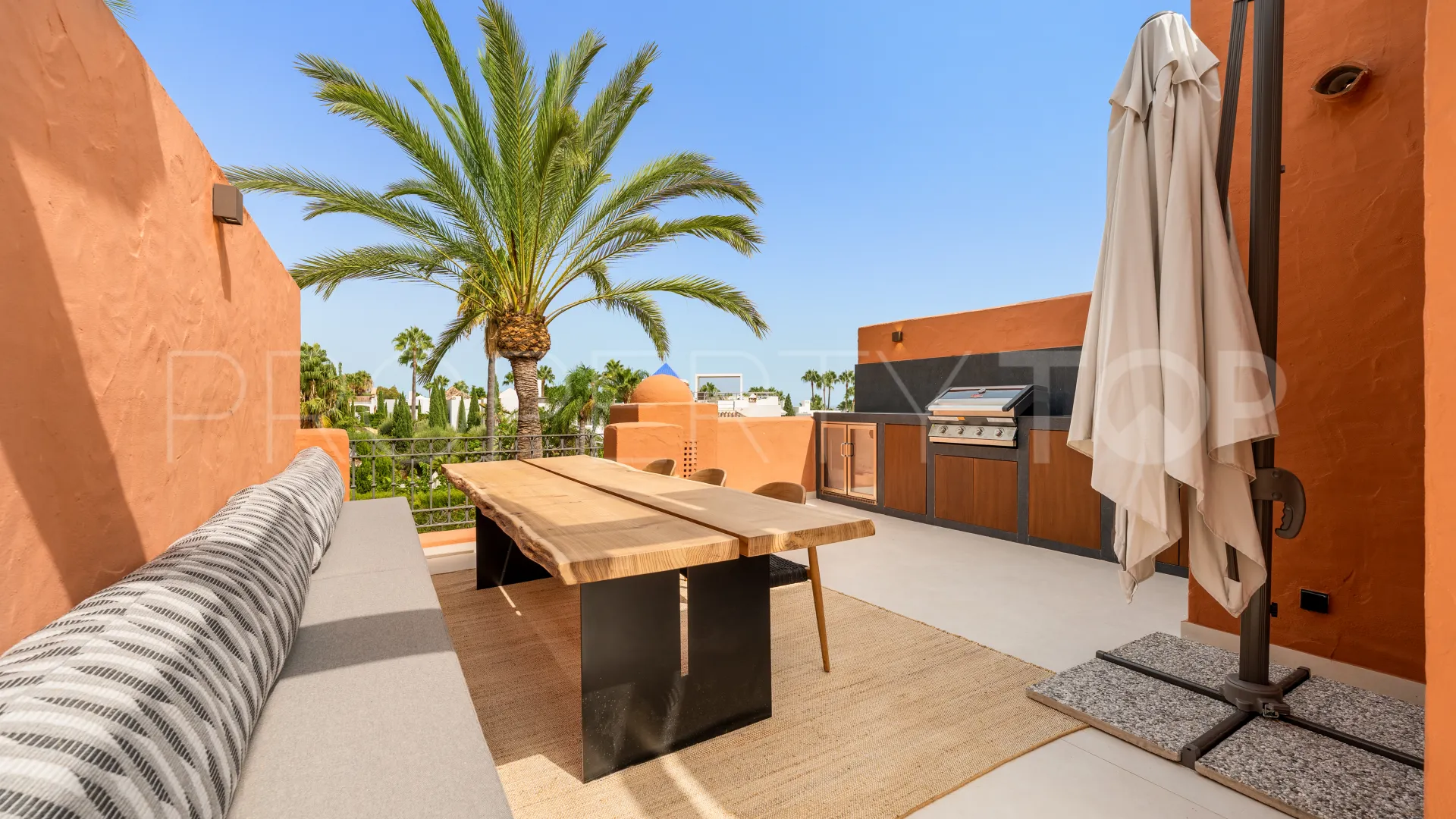 Se vende adosado de 4 dormitorios en Marbella Club