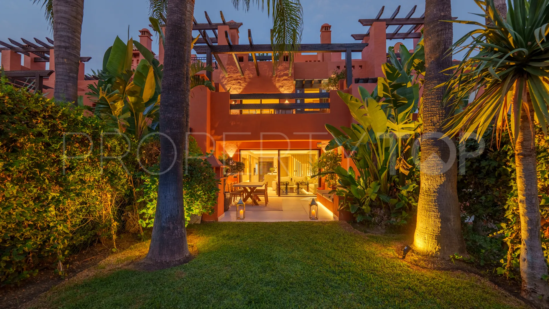 Se vende adosado de 4 dormitorios en Marbella Club
