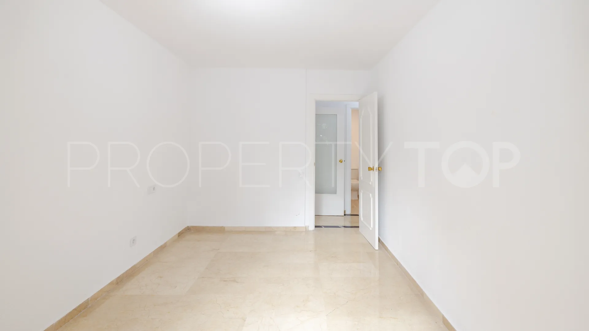 Apartamento en venta con 4 dormitorios en Marbella Ciudad
