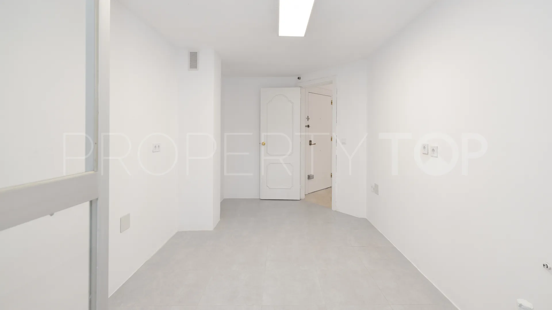 Apartamento en venta con 4 dormitorios en Marbella Ciudad