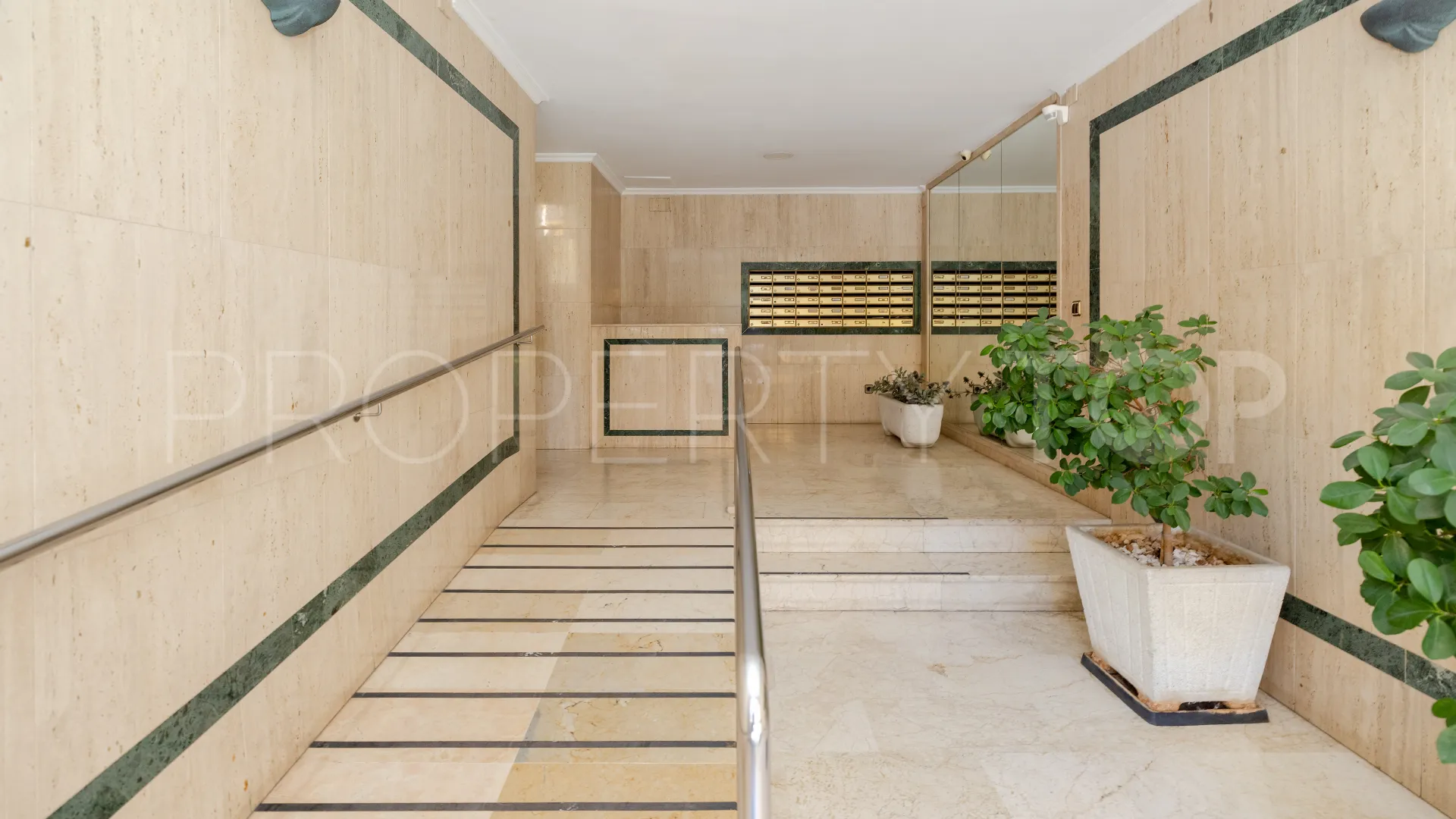 Apartamento en venta con 4 dormitorios en Marbella Ciudad